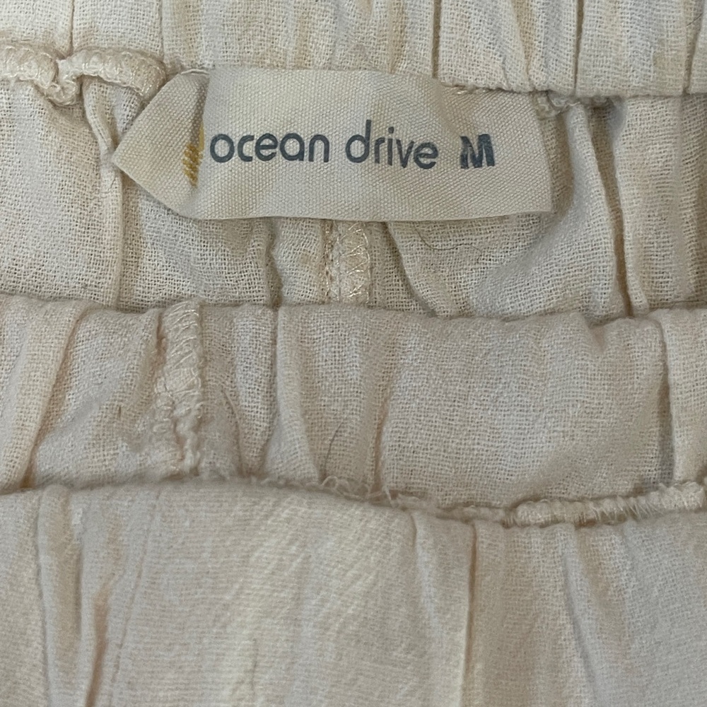 Ocean Drive Cream Colored Ruffled Shorts - Picture 7 of 9